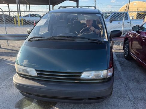 Used 1997 Toyota Previa LE image 1