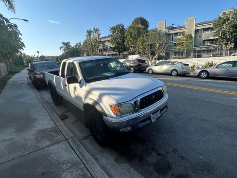Used 2004 Toyota Tacoma PreRunner w/ Convenience Pkg RWD image 12