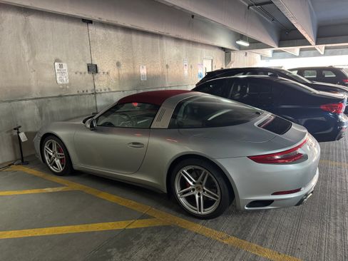 Used 2017 Porsche 911 Targa 4 image 5