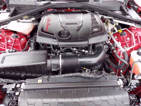 Used 2018 Alfa Romeo Giulia Ti w/ Quick Order Package 22X Lusso image 6