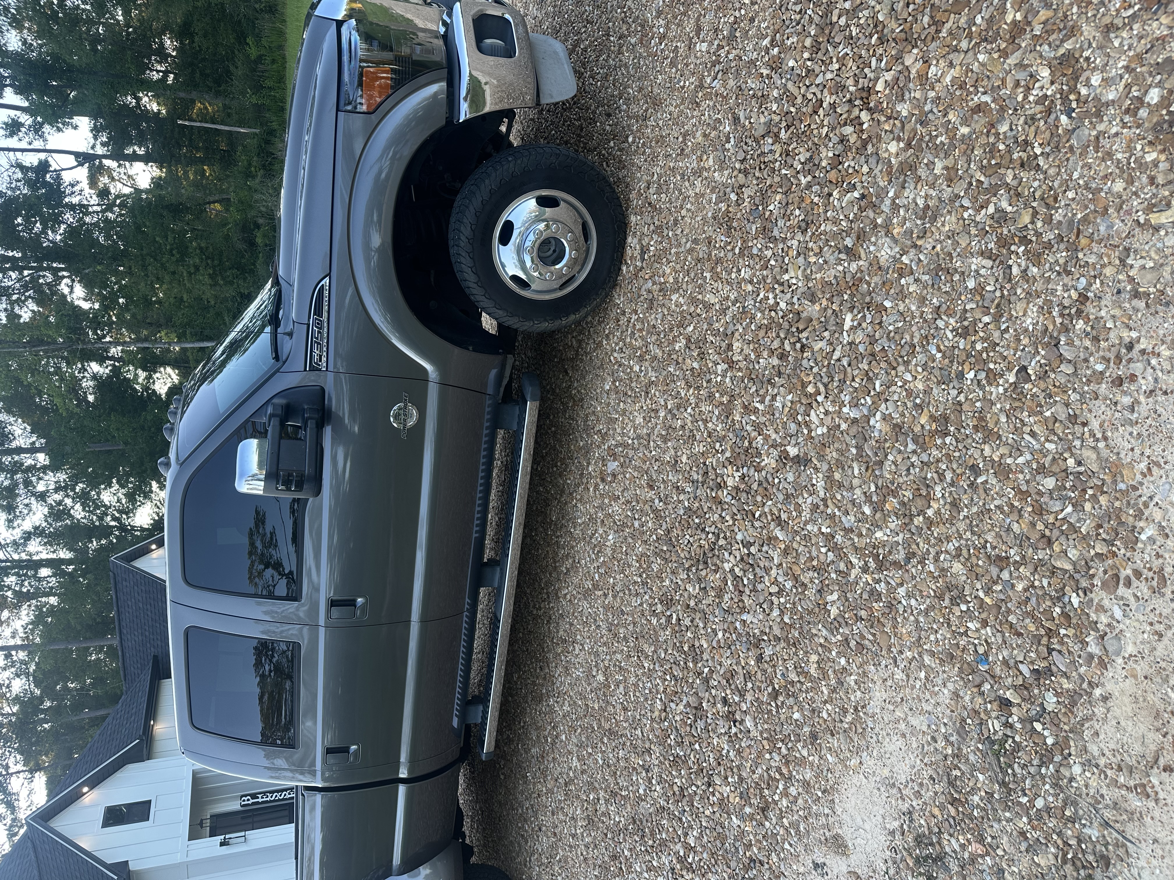 Used 2011 Ford F350 Lariat w/ Lariat Interior Pkg AWD/4WD image 4