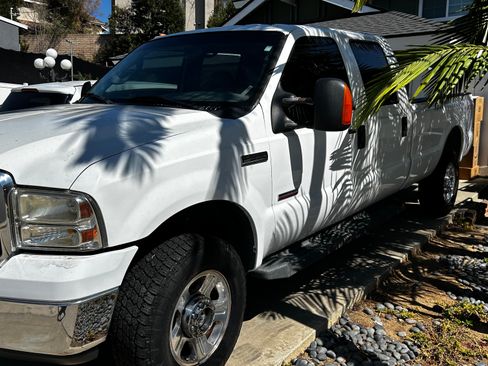 Used 2006 Ford F350 Lariat AWD/4WD image 1