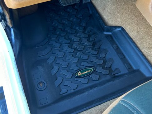 Used 1998 Jeep Wrangler Sahara image 19