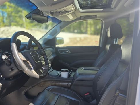 Used 2019 GMC Yukon XL Denali image 16