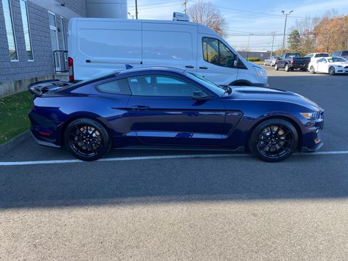 Used 2020 Ford Mustang Shelby GT350 w/ Technology Package RWD image 5