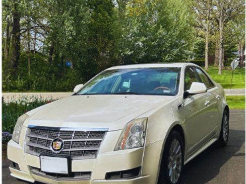 Used 2011 Cadillac CTS Luxury RWD image 1