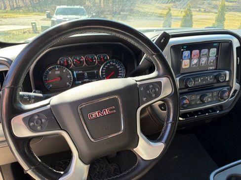 Used 2019 GMC Sierra 1500 SLE w/ SLE Value Package image 17