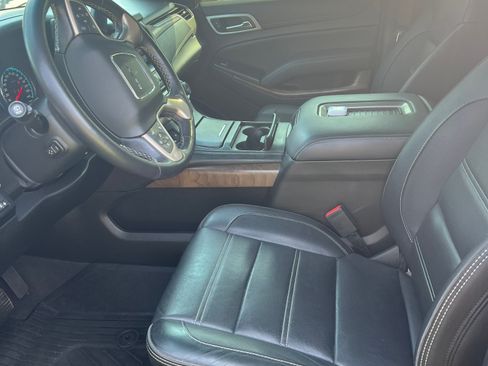 Used 2019 GMC Yukon Denali w/ Denali Ultimate Package RWD image 5