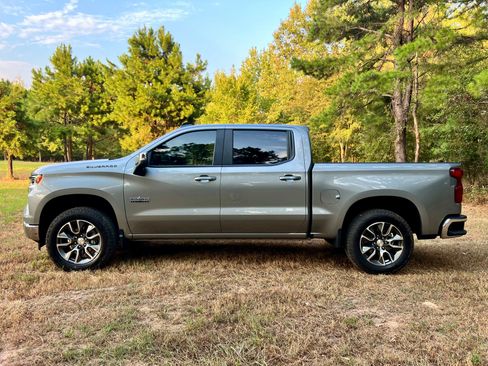 Used 2025 Chevrolet Silverado 1500 LT w/ Texas Edition Plus RWD image 8