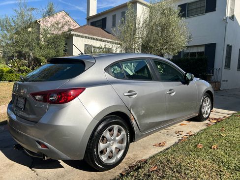 Used 2014 MAZDA MAZDA3 i Sport image 6