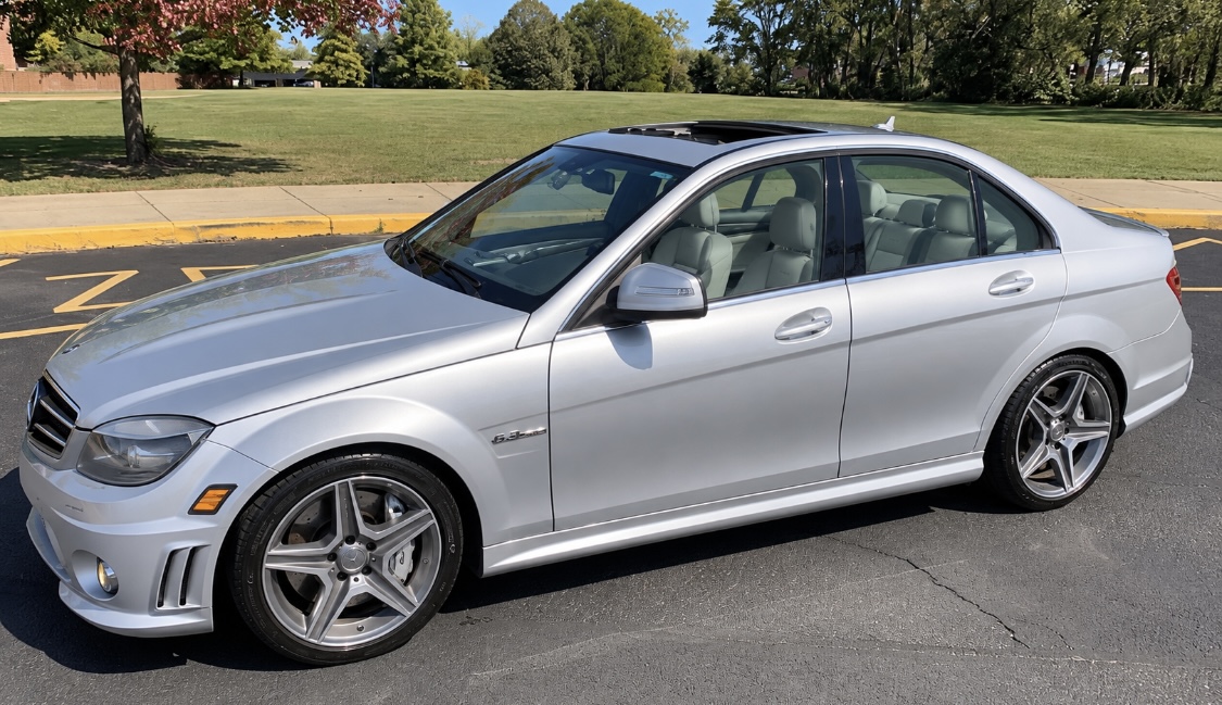 Used 2009 Mercedes-Benz C 63 AMG Sedan image 11