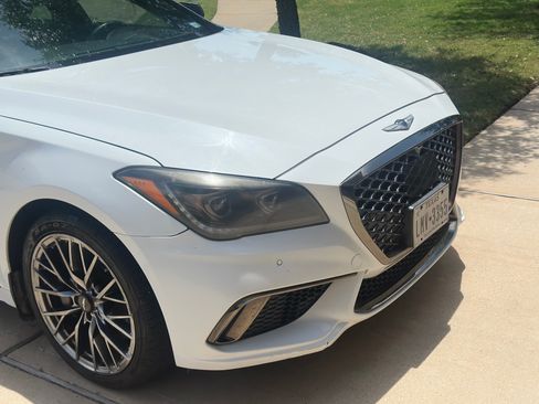 Used 2018 Genesis G80 3.3T Sport RWD image 6