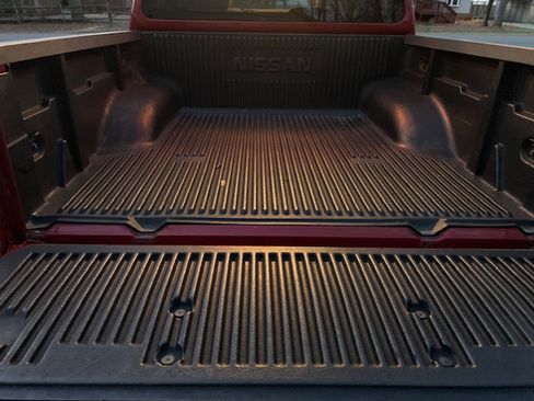 Used 2012 Nissan Frontier SV image 12