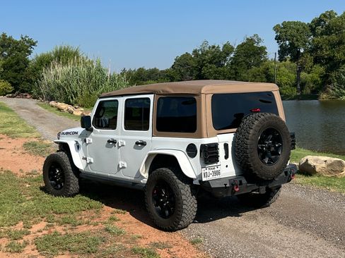 Used 2020 Jeep Wrangler Unlimited Rubicon AWD/4WD image 4