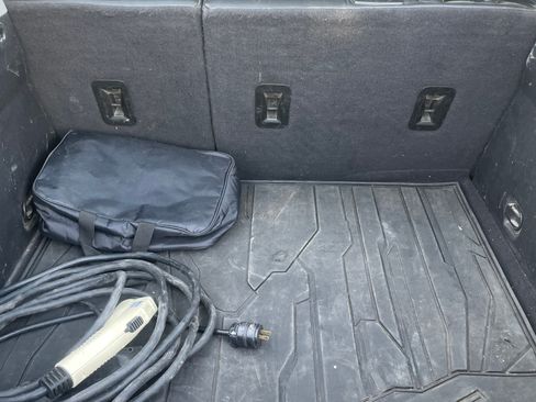 Used 2017 Chevrolet Volt Premier w/ Driver Confidence II Package image 10