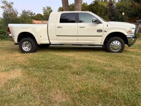 Used 2017 RAM 3500 Laramie Longhorn w/ Convenience Group AWD/4WD image 5