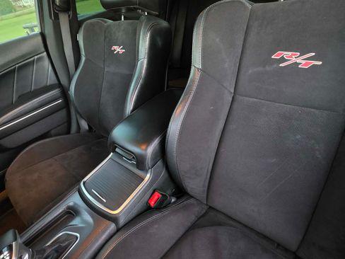 Used 2016 Dodge Charger R/T RWD image 9