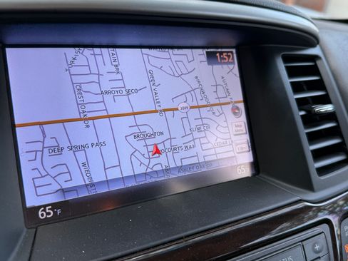 Used 2016 Nissan Pathfinder SL w/ SL Premium Package FWD image 5