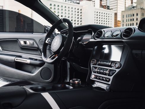 Used 2021 Ford Mustang Shelby GT500 w/ Technology Package image 8