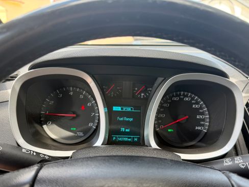 Used 2017 Chevrolet Equinox LT FWD image 16