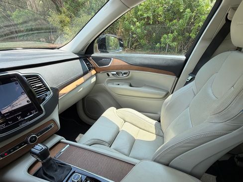 Used 2016 Volvo XC90 T6 Inscription w/ Vision Package AWD/4WD image 11