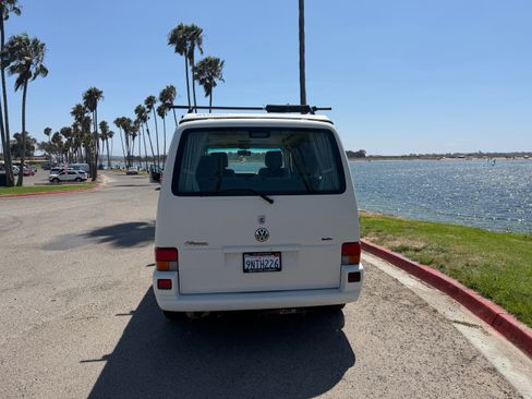 Used 2003 Volkswagen Eurovan MV FWD image 9