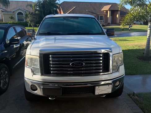 Used 2012 Ford F150 XLT w/ XLT Chrome Pkg image 2