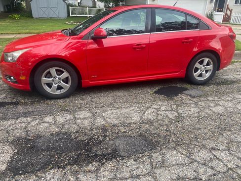 Used 2014 Chevrolet Cruze LT w/ All-Star Edition FWD image 2