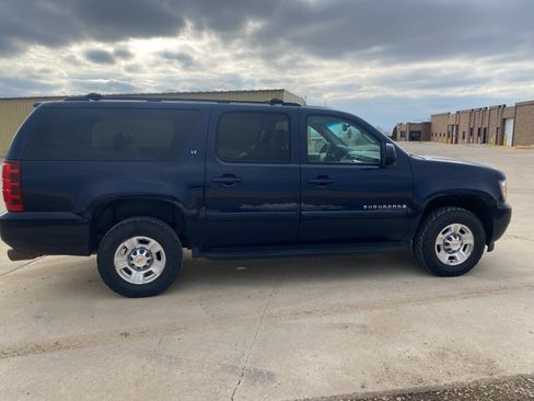 Used 2009 Chevrolet Suburban 2500 LT image 8