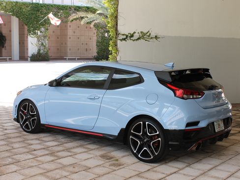 Used 2022 Hyundai Veloster N image 1