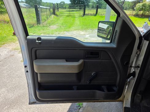 Used 2009 Ford F150 XL RWD image 14