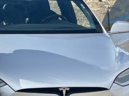 Used 2018 Tesla Model X 75D image 8