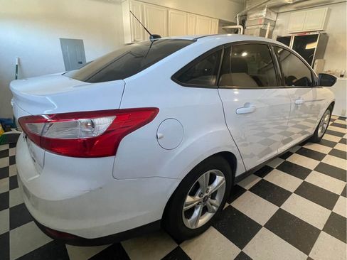 Used 2014 Ford Focus SE image 2