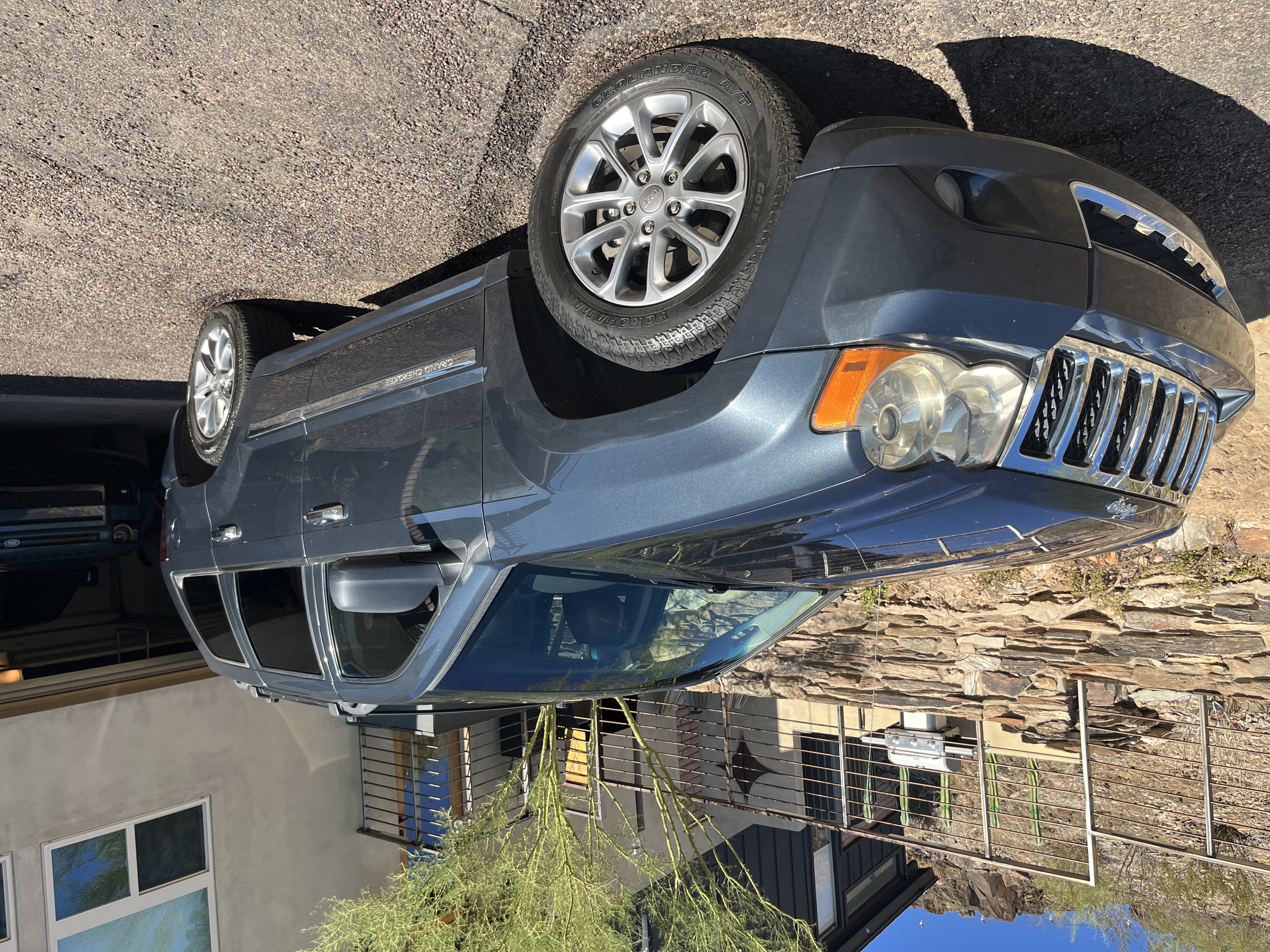 Used 2008 Jeep Grand Cherokee Overland RWD image 1