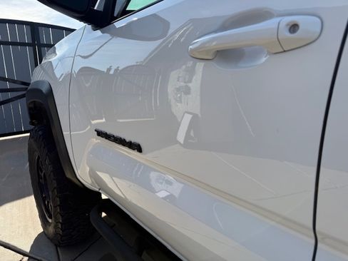 Used 2019 Toyota Tacoma TRD Off-Road image 8