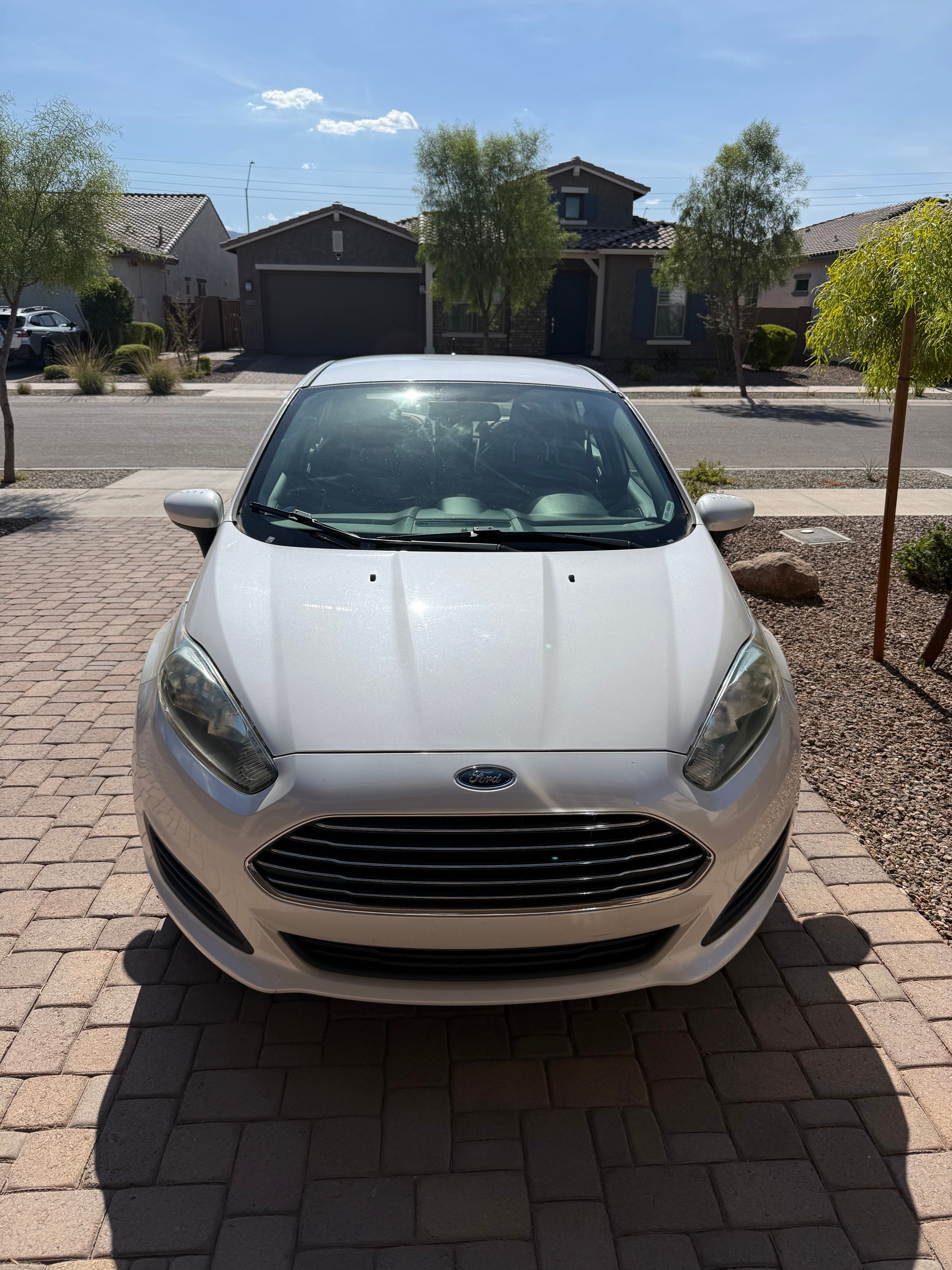 Used 2018 Ford Fiesta SE FWD image 2