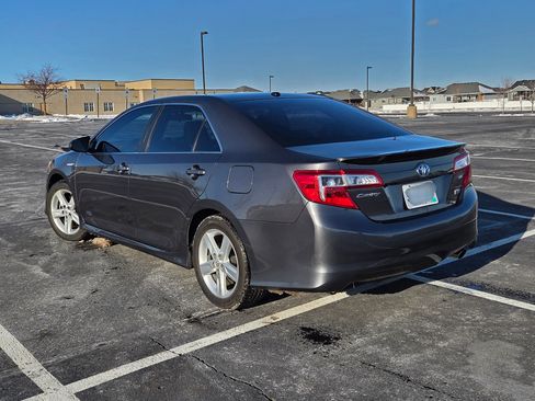 Used 2014 Toyota Camry SE w/ Moonroof Package image 5