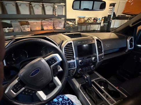 Used 2019 Ford F150 Lariat w/ Equipment Group 502A Luxury image 19