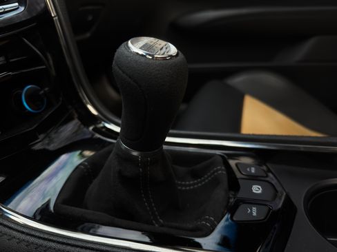 Used 2016 Cadillac ATS V w/ Luxury Package image 21