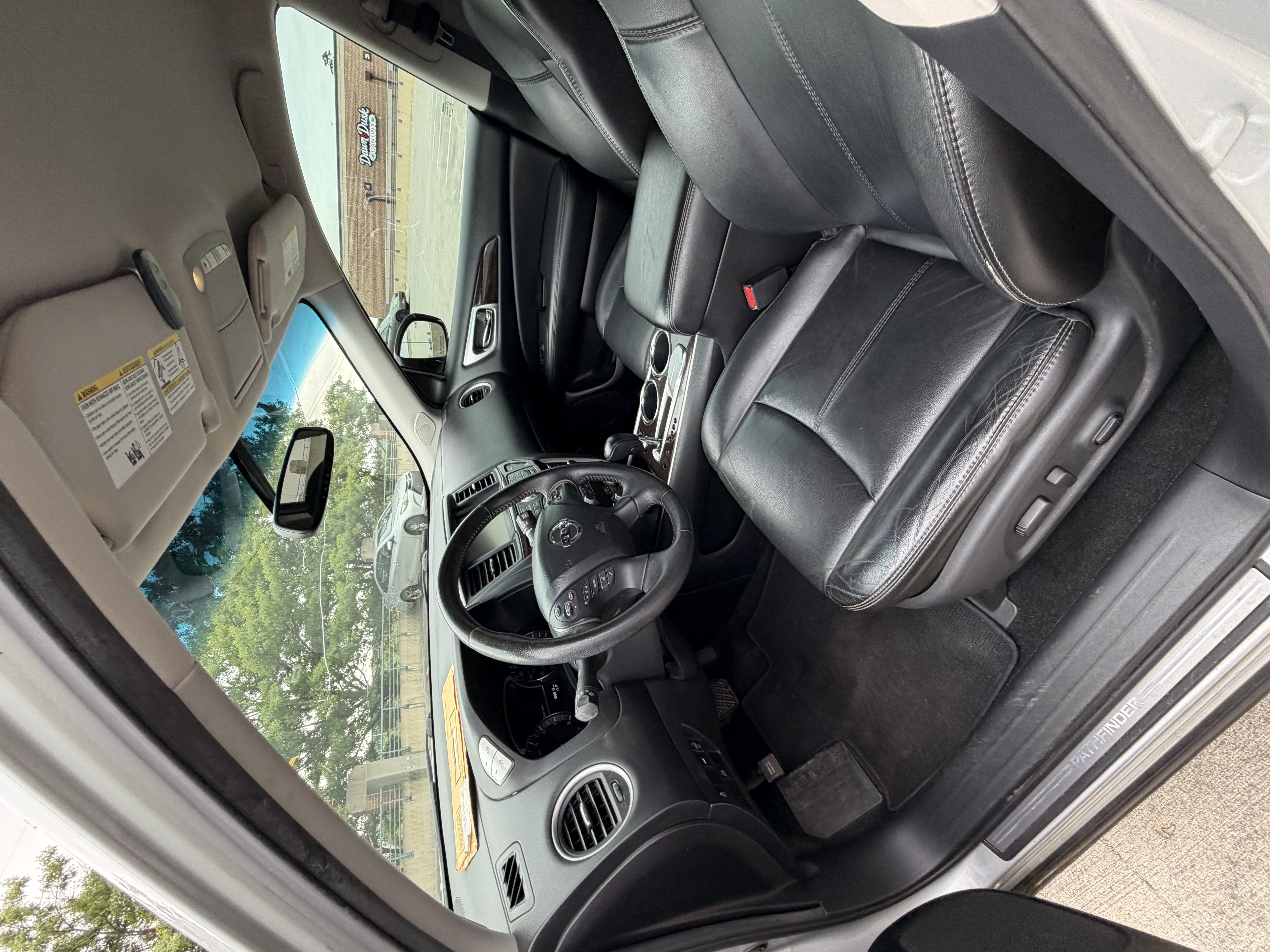 Used 2014 Nissan Pathfinder SL w/ SL Tech Package FWD image 12
