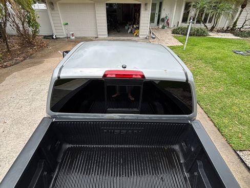 Used 2005 Nissan Titan SE image 9