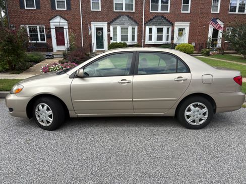 Used 2008 Toyota Corolla LE w/ JBL Value Pkg FWD image 5