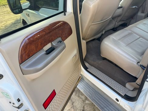 Used 2003 Ford F350 King Ranch image 13