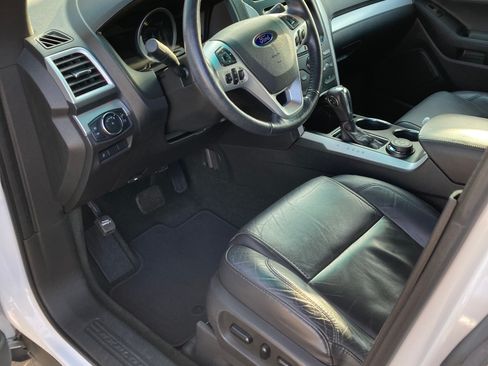 Used 2014 Ford Explorer XLT w/ Equipment Group 202A image 15