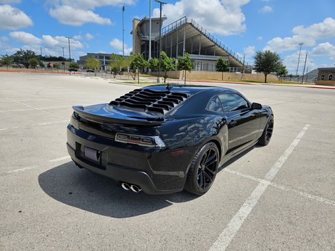 Used 2014 Chevrolet Camaro SS w/ SS Performance Package RWD image 9