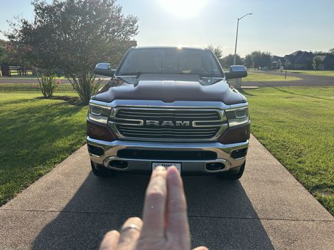 Used 2019 RAM 1500 Laramie AWD/4WD image 11