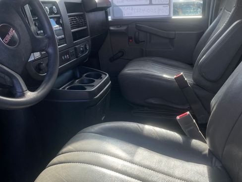 Used 2019 GMC Savana 3500 Extended w/ Driver Convenience Package image 6