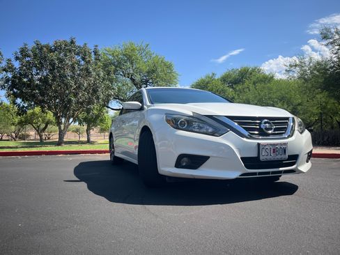 Used 2017 Nissan Altima 2.5 SR FWD image 19
