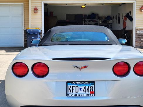 Used 2010 Chevrolet Corvette Convertible w/ Preferred Equipment Group RWD image 2