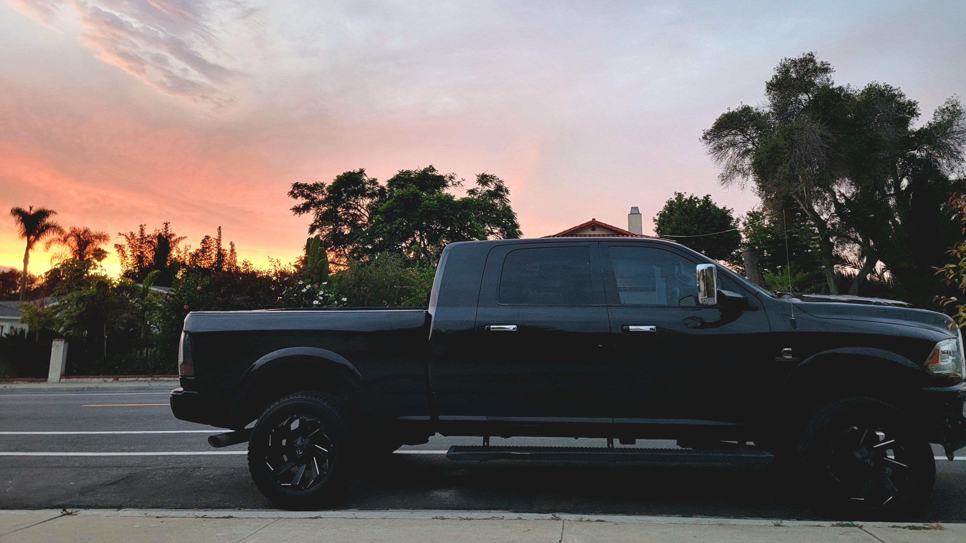 Used 2016 RAM 2500 Laramie AWD/4WD image 1